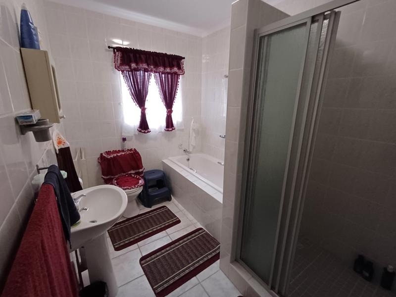 3 Bedroom Property for Sale in Fraaiuitsig Western Cape
